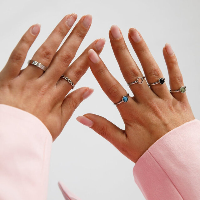 Zilveren ring - Zeshoekig ontwerp - Blauwe glassteen