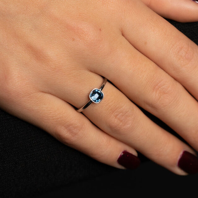 Zilveren Ring met Vierkante Glassteen • Blauw