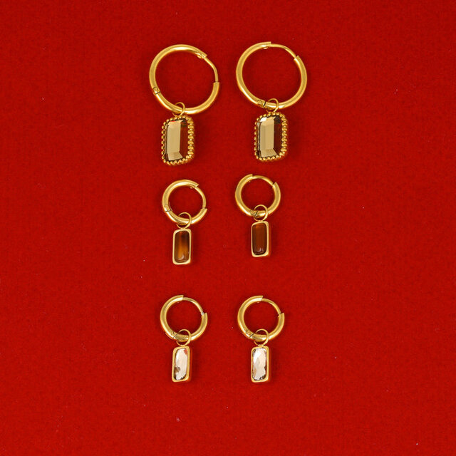 Oorring met Rechthoekige Hanger van Glasstenen • Champagne