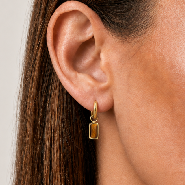 Gouden Oorring met Rechthoekige Hanger van Tiger Eye