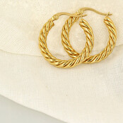 Elegante Gedraaide Gouden Oorring 25x3 mm