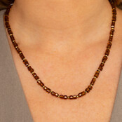 Ketting met Facetgeslepen Vierkante Kralen • Bruine Glassteen