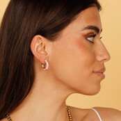 Roze Epoxy Gouden Oorsteker: Elegant en Uniek Design
