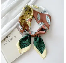 Goodies Label Satin Silk Sjaaltje Rust Groen Leopard – 70 x 70 cm