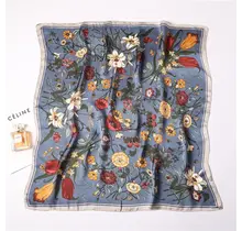 Goodies Label Satin Silk Sjaaltje Blue Garden Floral – 70 x 70 cm