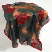 Goodies Label Satin Silk Sjaaltje Dark Floral – 70 x 70 cm