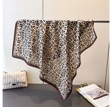 Goodies Label Satin Silk Sjaaltje Leopard Beige – 70 x 70 cm