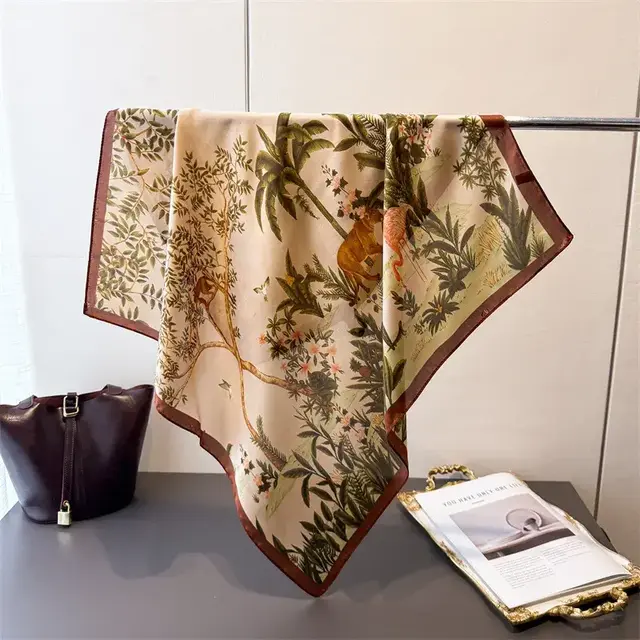 Goodies Label Satin Silk Sjaaltje Tropical Jungle – 70 x 70 cm