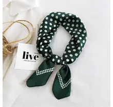 Goodies Label Satin Silk Sjaaltje Groen Polka Dot – 70 x 70 cm