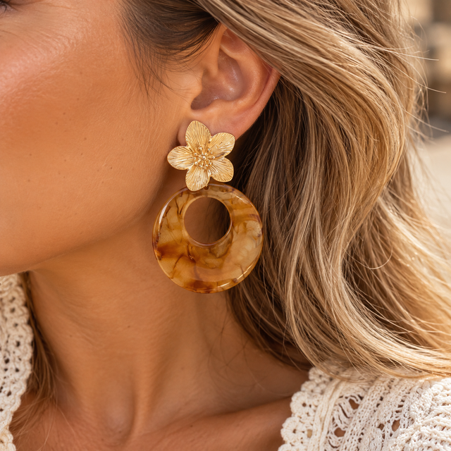 Goodies Label Flower Statement Oorbellen Amber Goudkleurig