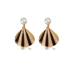 Goodies Label Shell Pearl Oorbellen Goudkleurig – Zwart/Creme