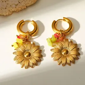 Goodies Label Daisy Charm Hoops Goud Geel – 18K PVD
