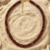 Goodies Label Natuursteen Kralenketting Burgundy – 18K PVD