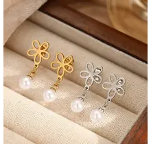 Goodies Label Flower Pearl Oorbellen Stainless Steel – Goud of Zilver