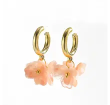 Goodies Label Resin Flower Hoops Peach Pink Goudkleurig