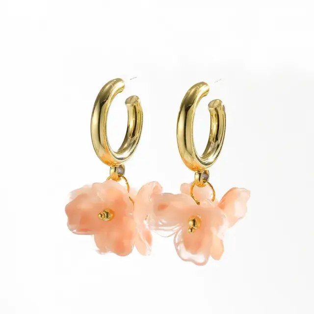 Goodies Label Resin Flower Hoops Peach Pink Goudkleurig
