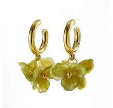 Goodies Label Resin Flower Hoops Olijfgroen Goudkleurig