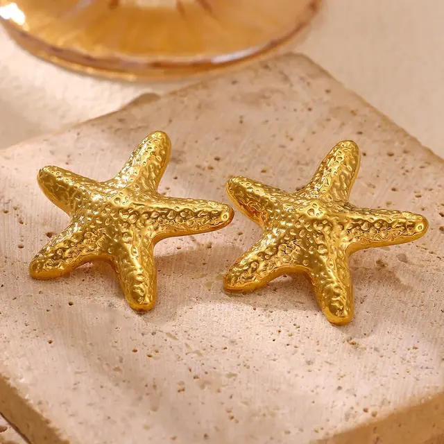 Goodies Label Statement Starfish Studs Goudkleurig – Stainless Steel