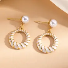 Goodies Label Pearl Circle Oorbellen Crème Goudkleurig – 38 mm