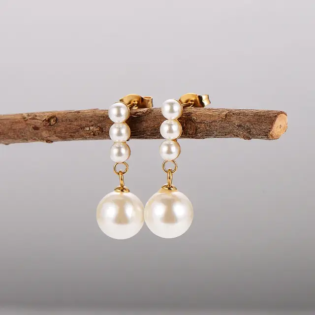 Goodies Label Pearl Drop Studs – Goud of Zilver