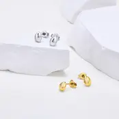 Goodies Label Mini Teardrop Studs – Goud of Zilver Stainless Steel