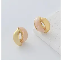 Goodies Label Asymmetrical Studs Peach Goudkleurig – 22 mm