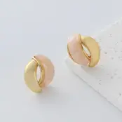 Goodies Label Asymmetrical Studs Peach Goudkleurig – 22 mm