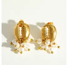 Goodies Label Kauri Shell Pearl Studs Goudkleurig – Stainless Steel