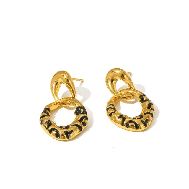Goodies Label Black Enamel Drop Studs Goudkleurig – 28,6 mm