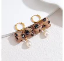 Goudkleurige Vis Hoops met Kralen & Parel-Look – 5,3 cm