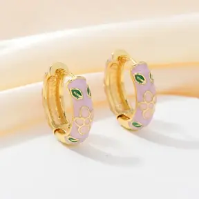 Roze Enamel Bloemen Hoops Goudkleurig – Retro Style