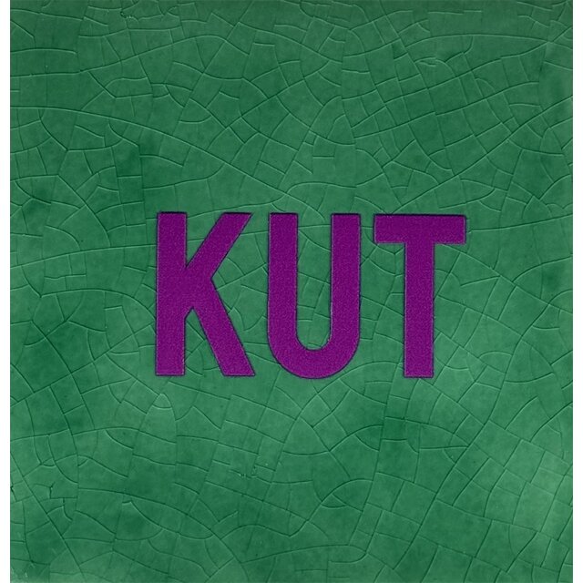 Kut Nieuw – keramieken quote tegeltje hardgroen/paars