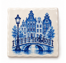 Delftsblauw Tegeltje Amsterdamse Grachtenpanden & Fiets