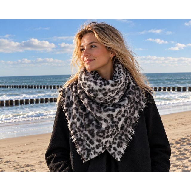 Warme Wintersjaal Leopard – Lichtgrijs – 80 x 200 cm