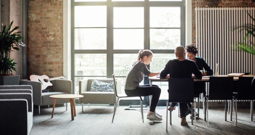 Stoeloefeningen voor bureauzitters