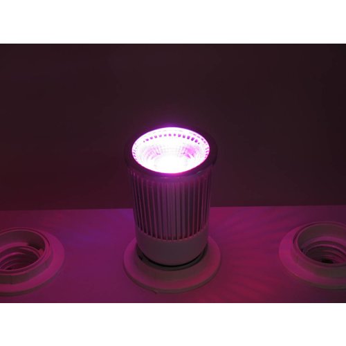 RGB 5 Watt LED-Spot E27 mit IR-Fernbedienung