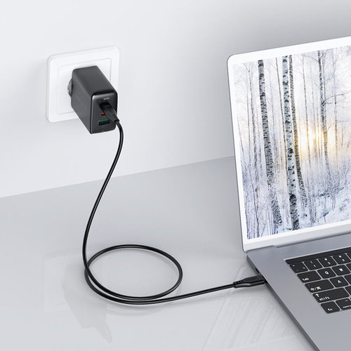 ACEFAST Stroomadapter met 2x USB-C en USB-A poorten - 65W output - ondersteunt snel laden - Zwart