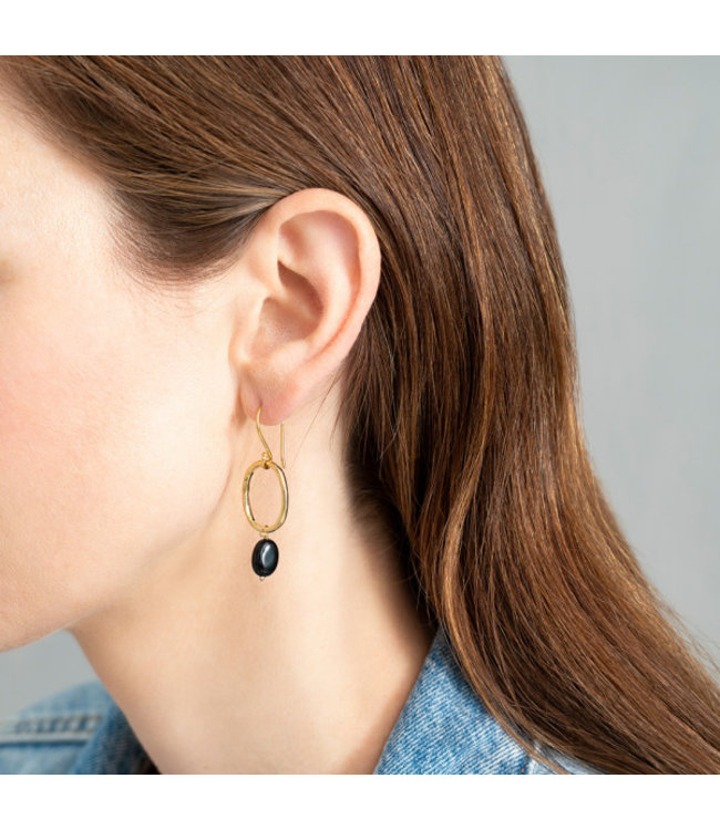 A BEAUTIFUL STORY •• Graceful black onyx Gold Earrings