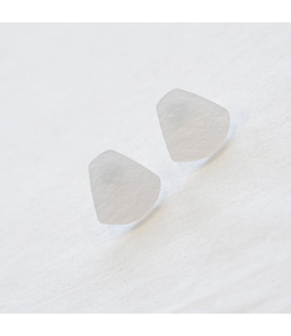 Studio NokNok •• oorbellen | STUD.05 WHITE