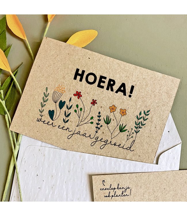Bloom •• Bloeikaart & -envelop Hoera! Weer een jaar gegroeid