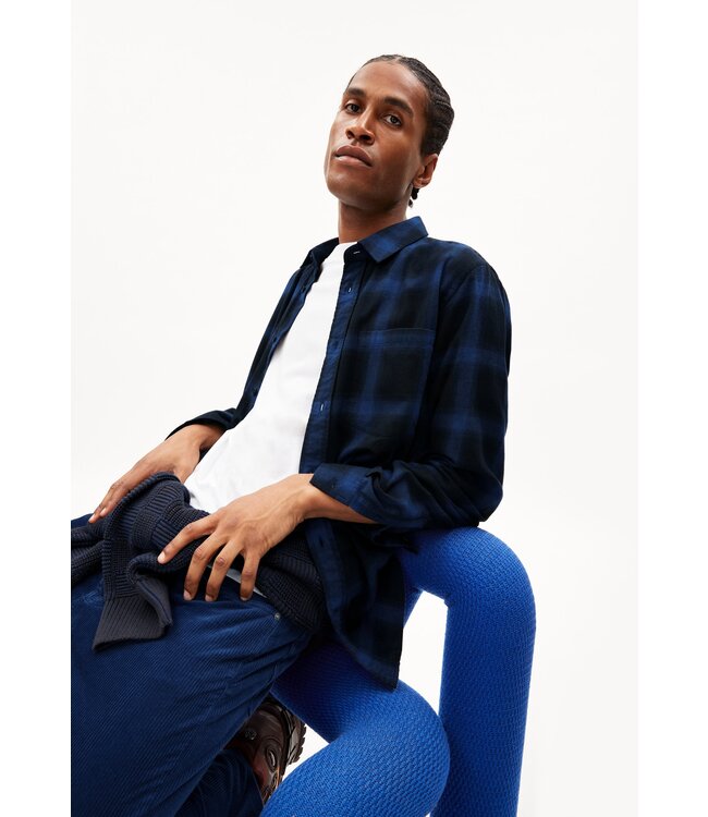 ARMEDANGELS •• KAALMO | black- deep sea blue