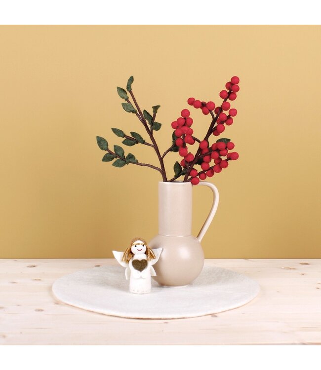 SJAAL MET VERHAAL  •• Tak met Rode Besjes | gemaakt van wol vilt