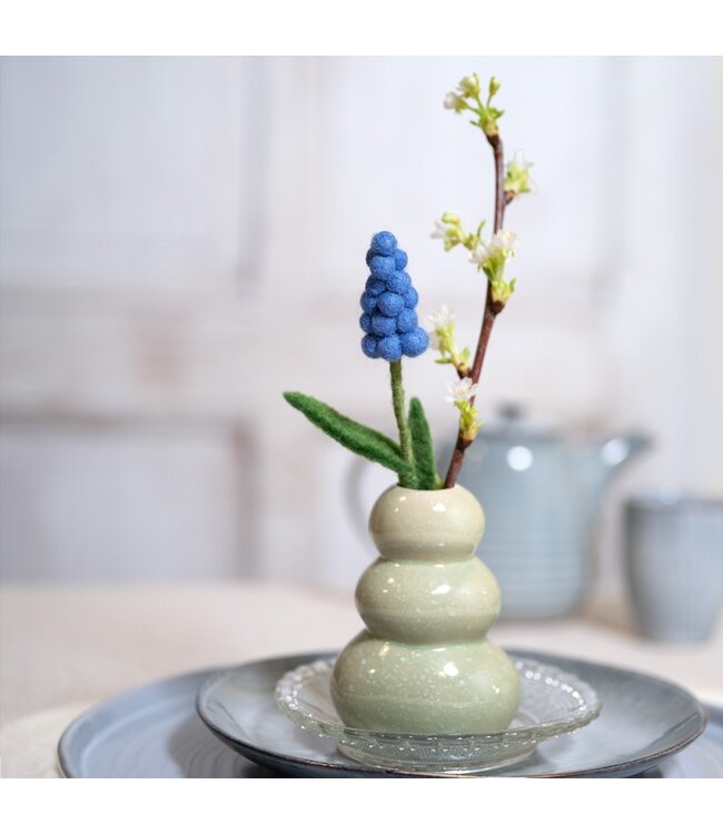 SJAAL MET VERHAAL  •• Tak Druifje van vilt