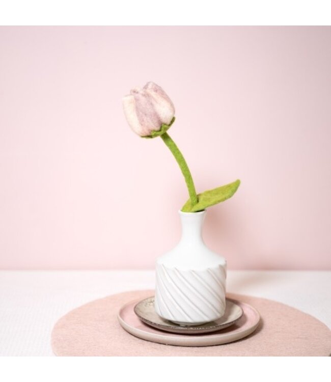 SJAAL MET VERHAAL  •• Tulp van vilt Soft Colors Assorti | verkrijgbaar in 5 kleuren