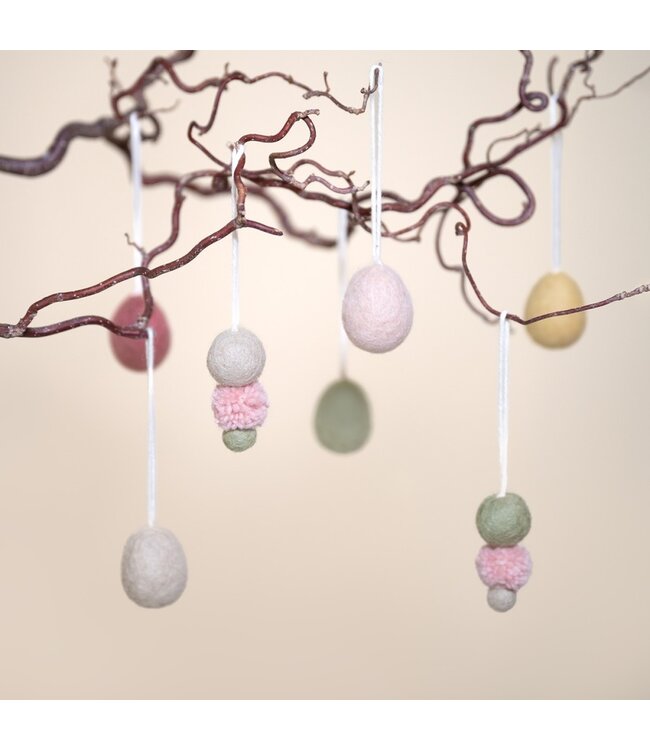 SJAAL MET VERHAAL  •• Hanger Viltballetjes en Pompom