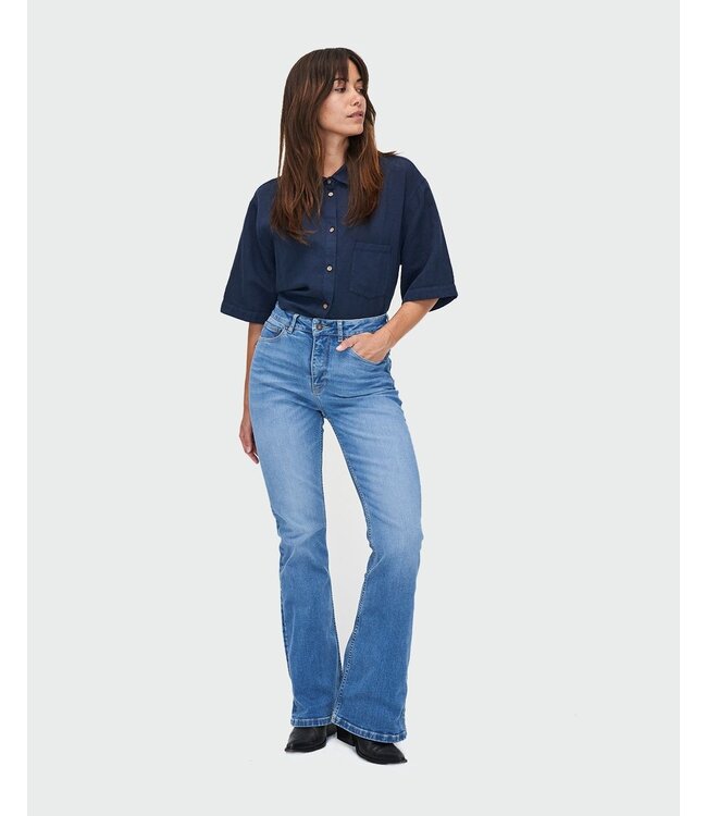 KUYICHI •• Lisette Flare | Timed Out