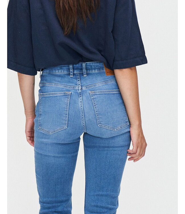 KUYICHI •• Lisette Flare | Timed Out