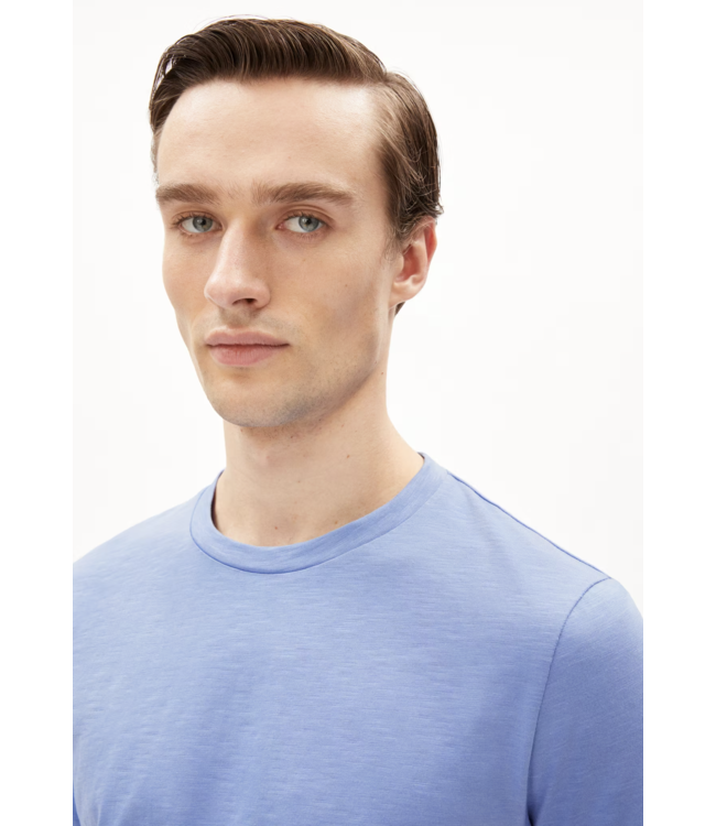 ARMEDANGELS •• t-shirt JAAMEL STRUCTURE | Blue Bloom