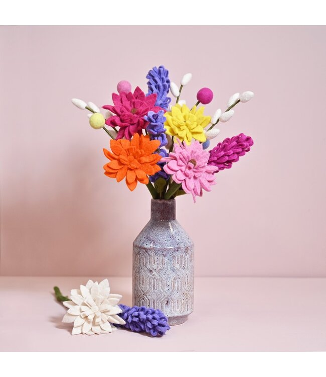 SJAAL MET VERHAAL  •• Lavendel van vilt