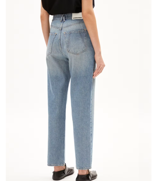 ARMEDANGELS •• AAIKALA | STRAIGHT LEG HIGH WAIST VAN BIOKATOENMIX